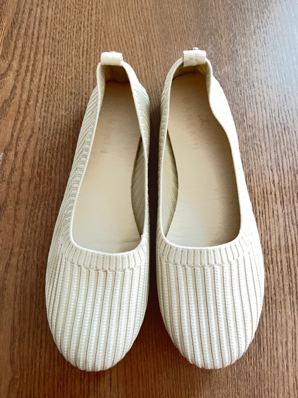 DASKIN Women's Cream Knit Slip-On Ballet Flats